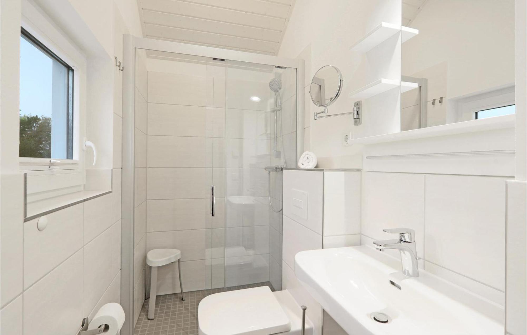 3 Bedroom Stunning Home In Krems Ii-Warderbrueck Gols Exterior foto